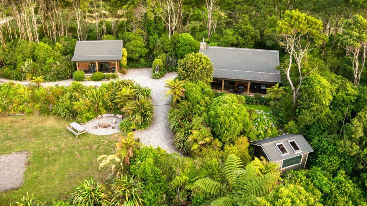 Paparoa Beach Hideaway With Hot Tub Barrytown エクステリア 写真