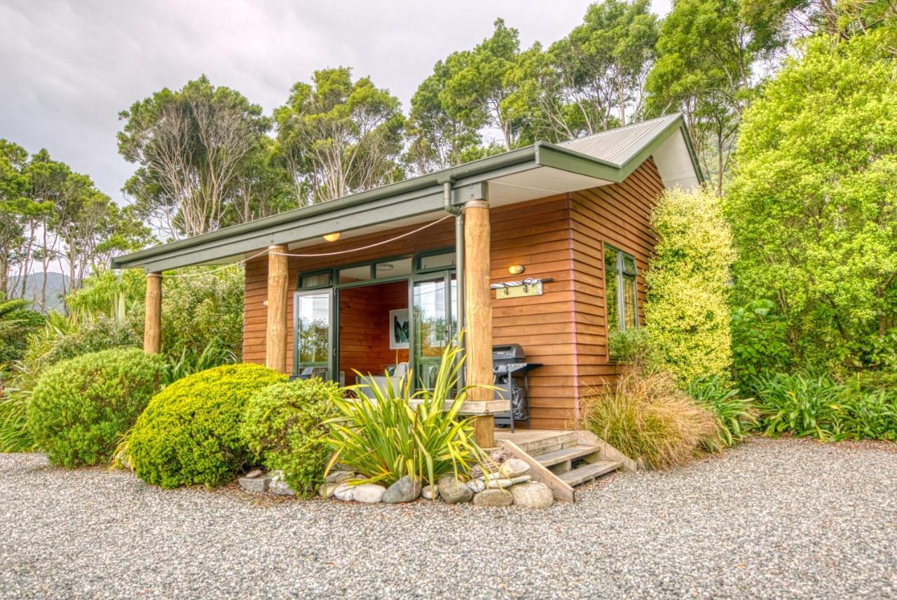 Paparoa Beach Hideaway With Hot Tub Barrytown エクステリア 写真