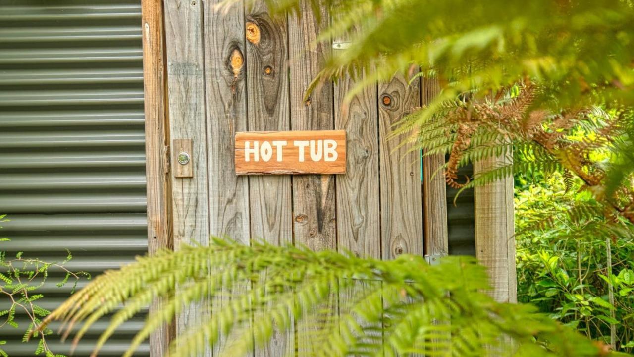 Paparoa Beach Hideaway With Hot Tub Barrytown エクステリア 写真