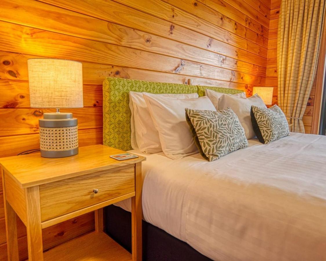 Paparoa Beach Hideaway With Hot Tub Barrytown エクステリア 写真