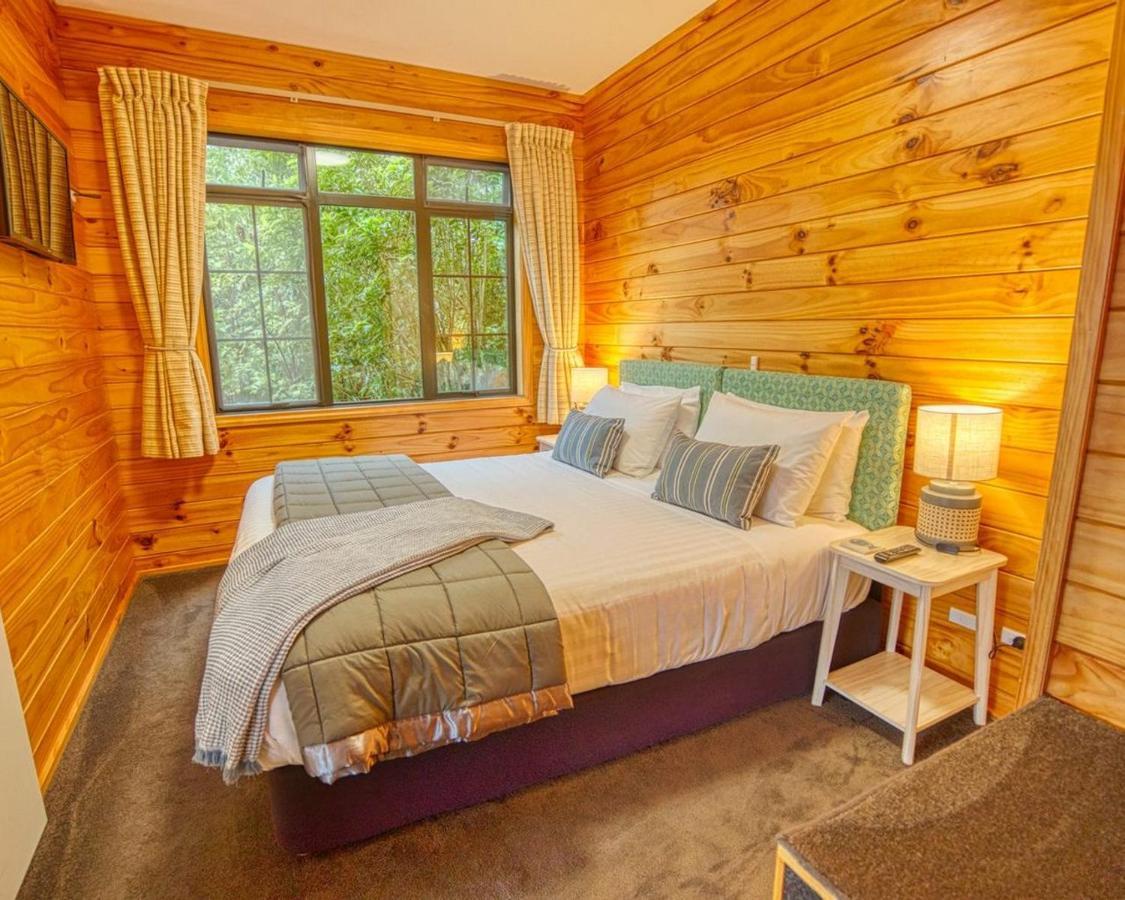 Paparoa Beach Hideaway With Hot Tub Barrytown エクステリア 写真